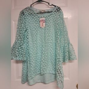 🦄 2 Piece Simply Noelle Floral Lace Bell Sleeve Blouse With Tank Size S/M